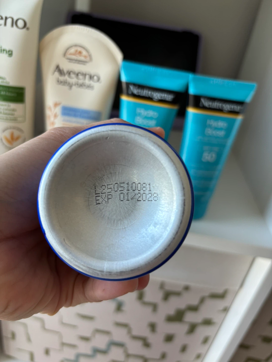 Aveeno Lotion, Neutrogena, and Banana boast Sunscreens - photo 3