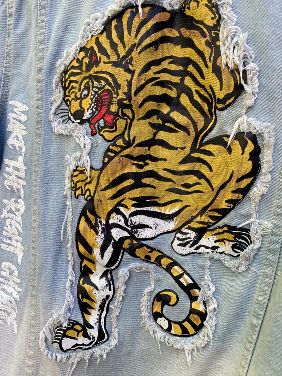 Victorious Men's Savage Tiger  Denim Jean Jacket, S - photo 5