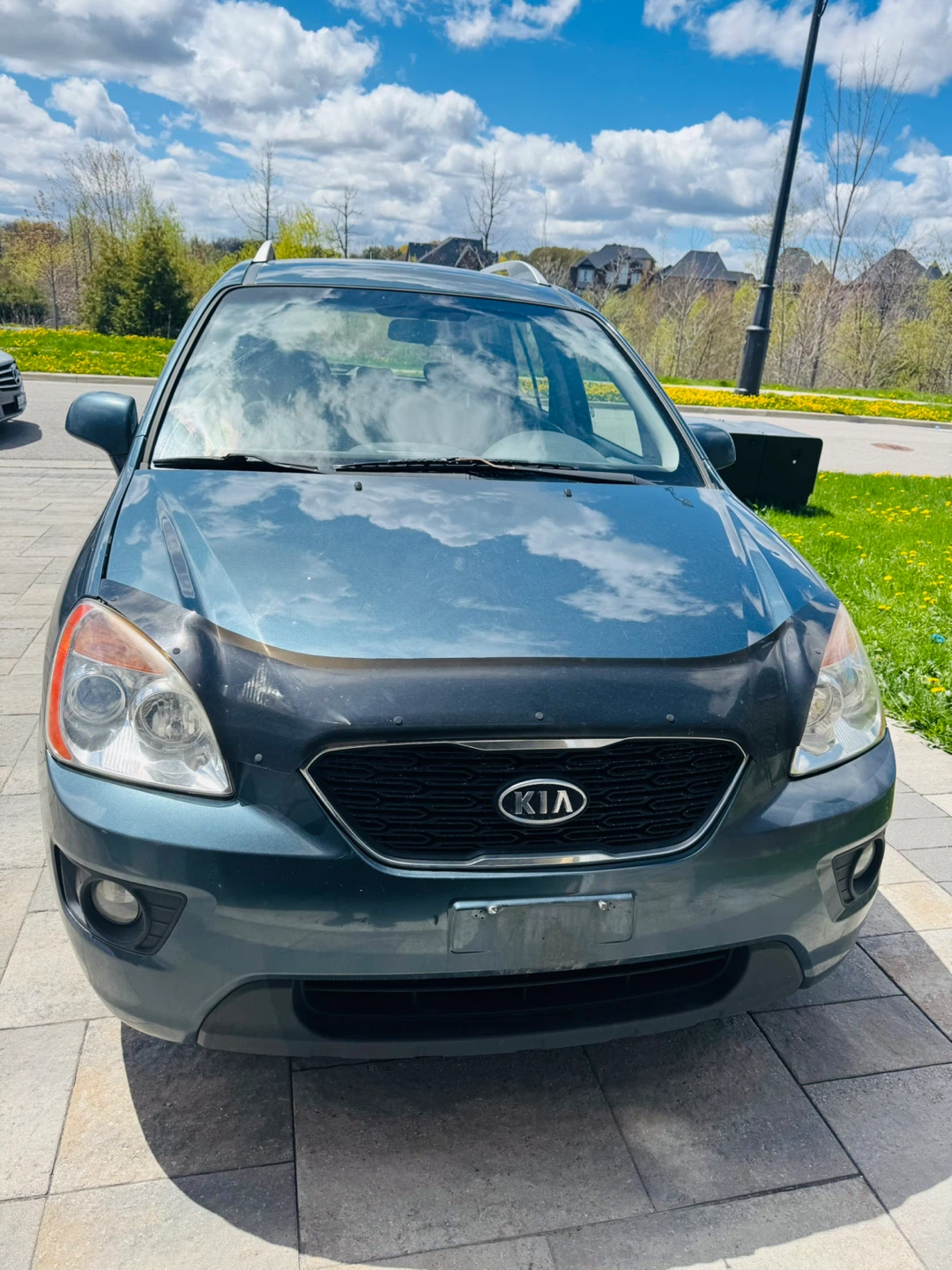 2011 Kia Rondo EX ( LOW KM )
