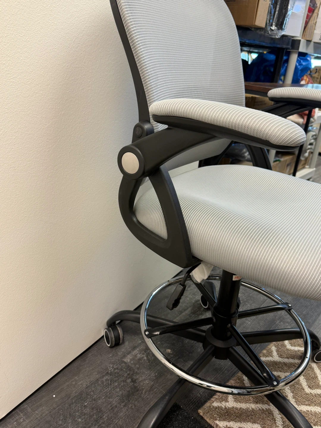Grey Mesh Office Chair - photo 3
