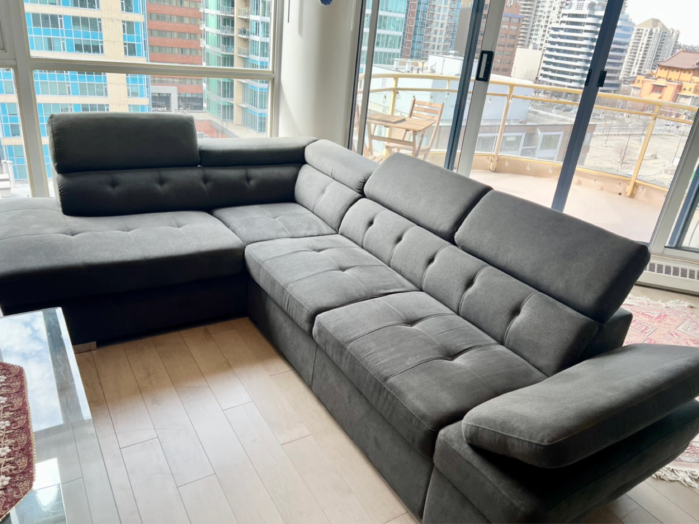 Modern Sectional Sofa - Excellent Condition - photo 2
