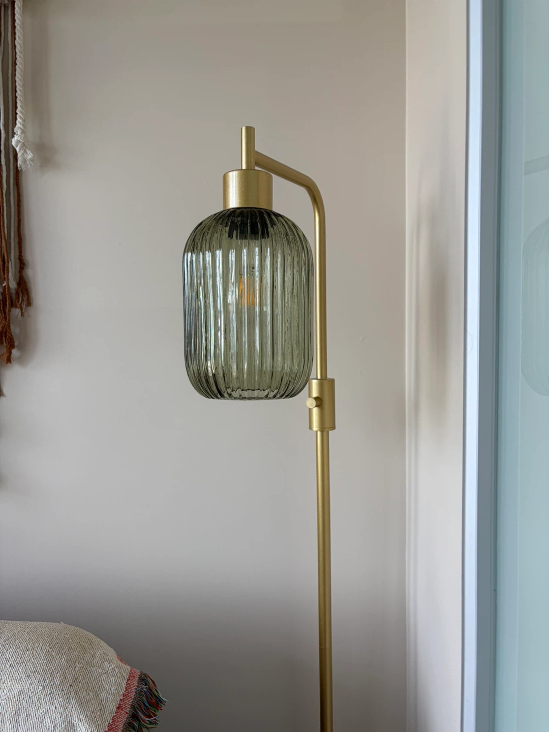 MOVING OUT SALE‼️ Modern Gold Floor Lamp with Ribbed Glass Shade - photo 4