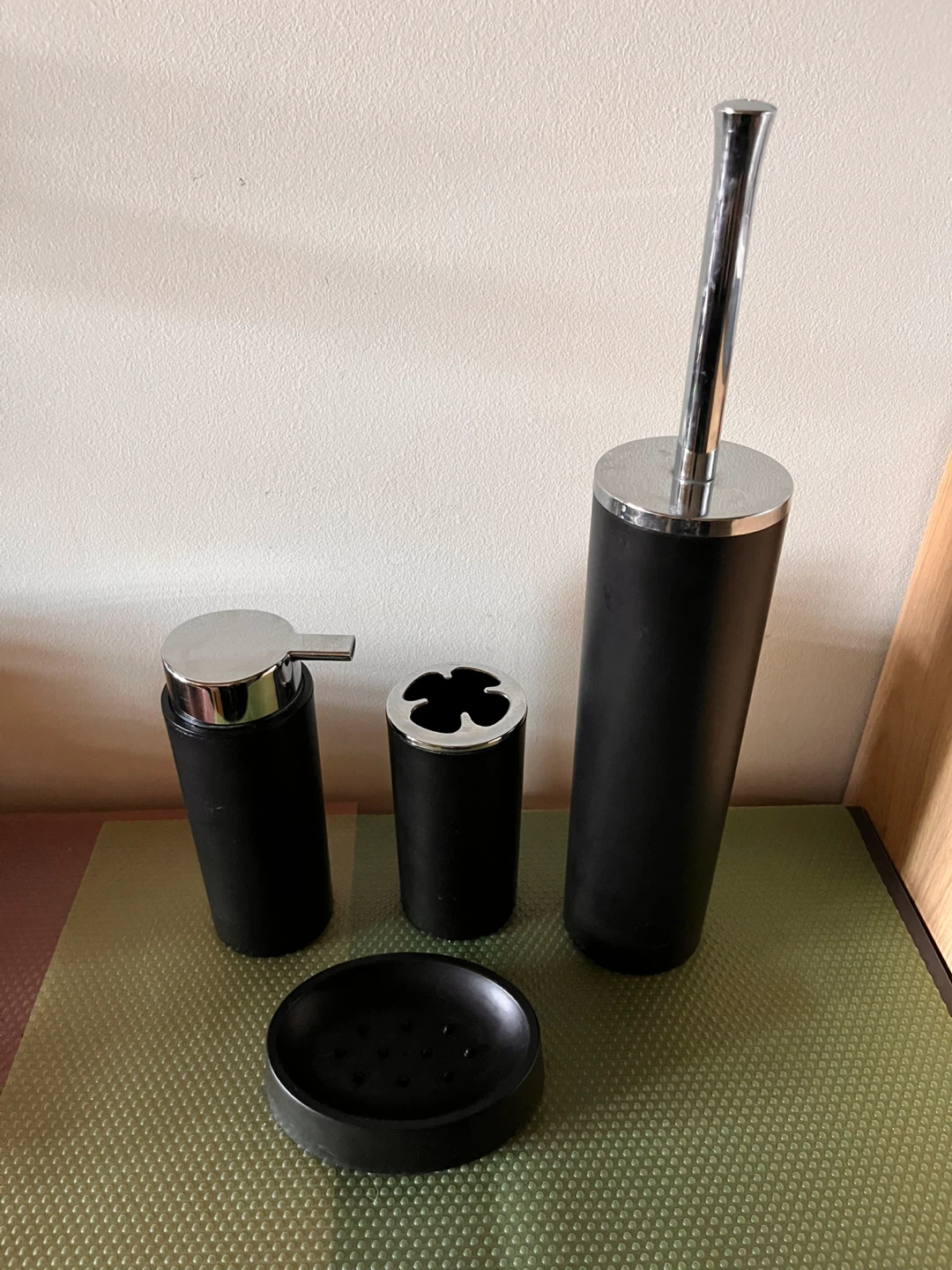Bathroom Accessory Set - photo 2