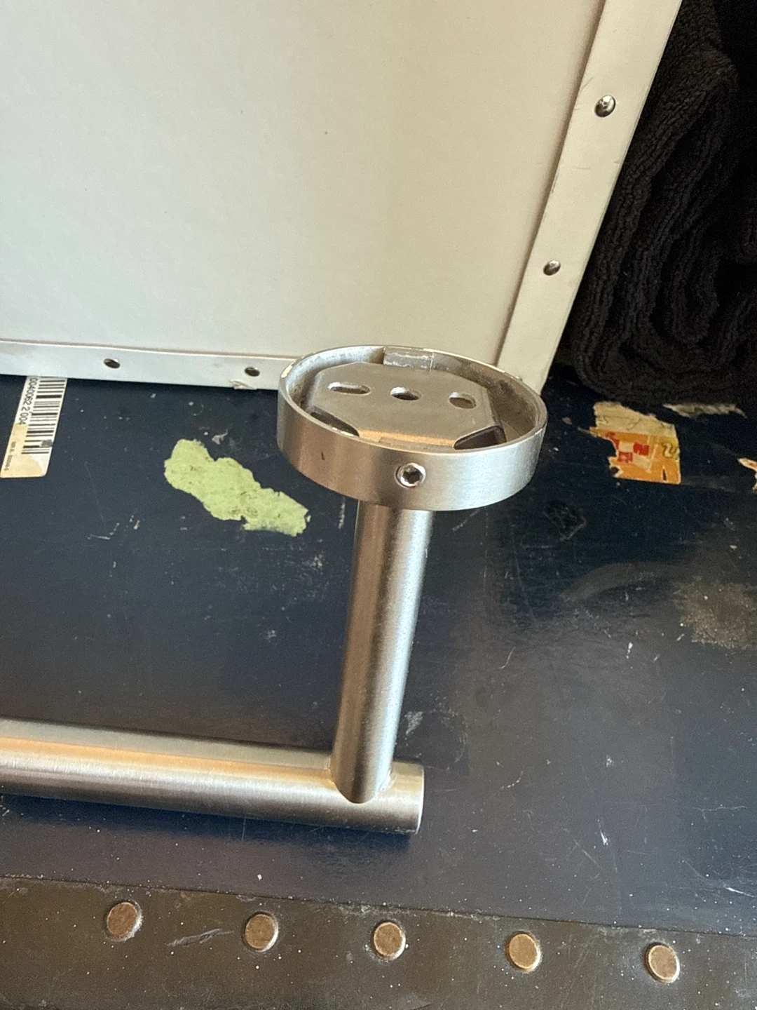 Metal Papertowel Bar with Mount - photo 3