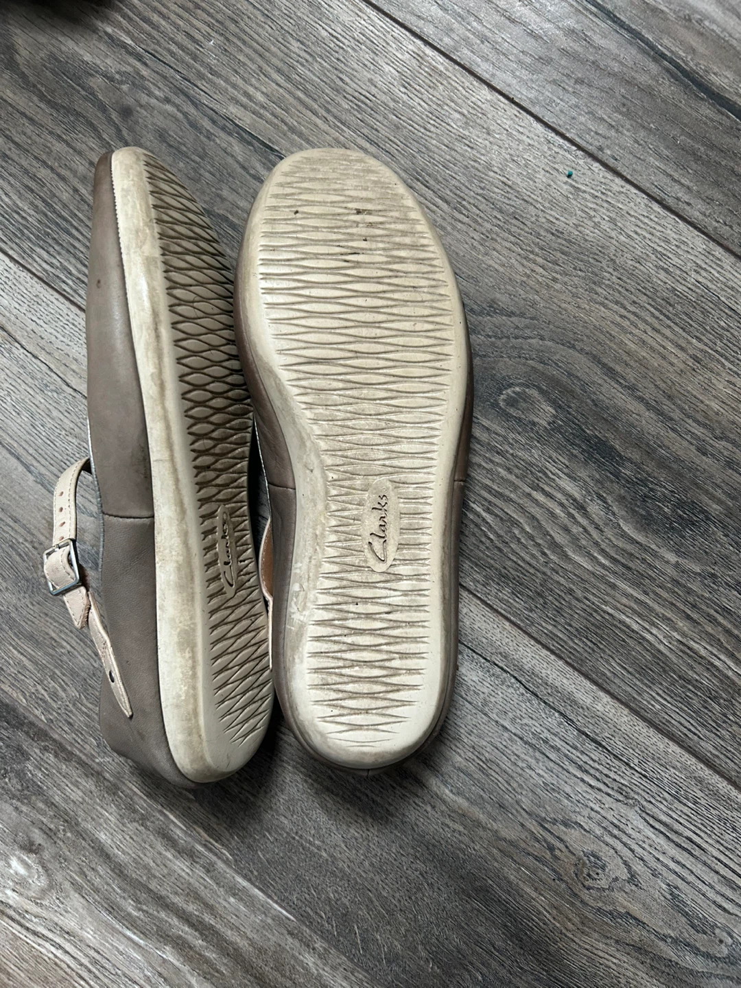 Clarks Women's Grey Leather Mary Jane Flats - photo 2