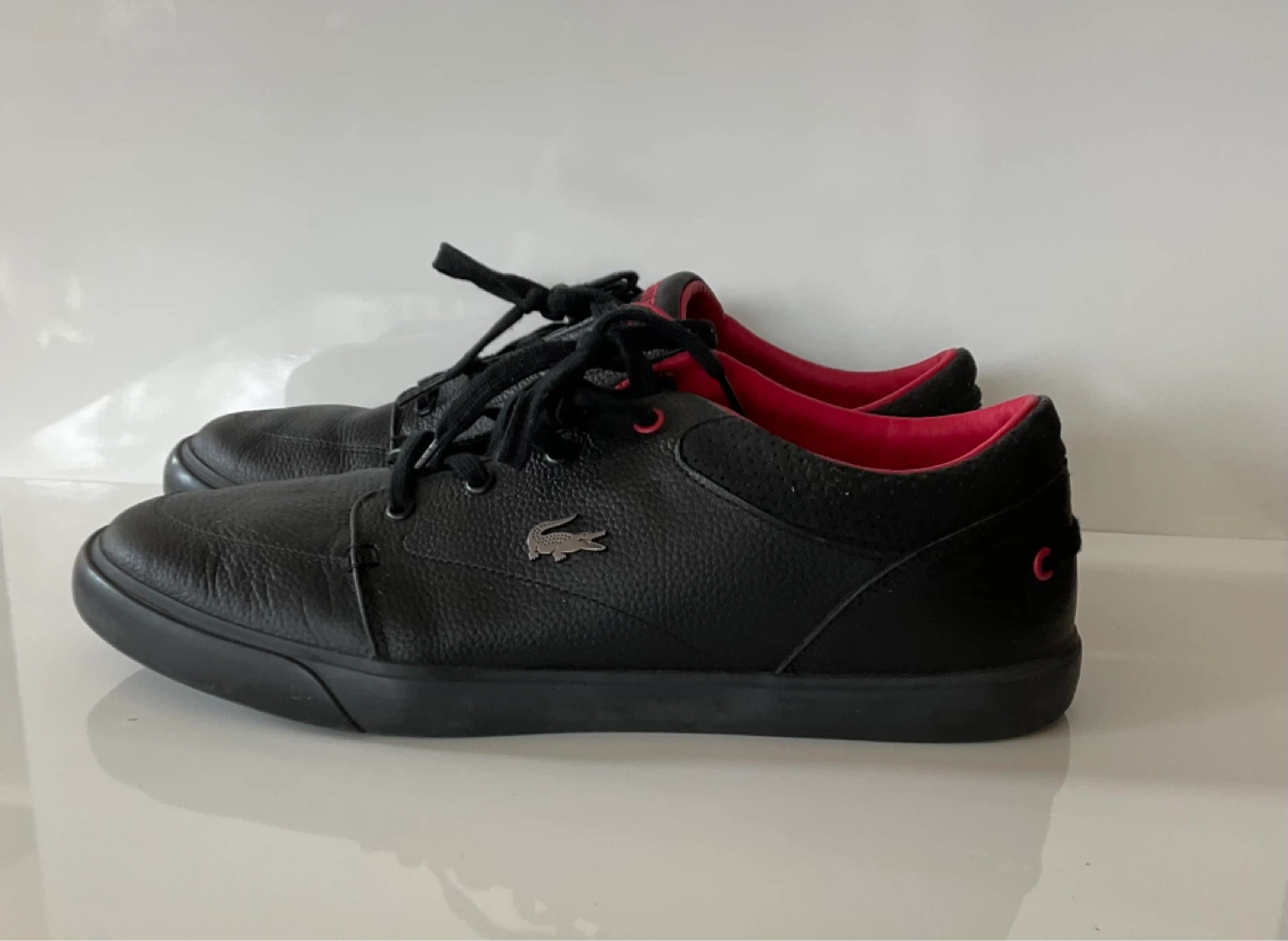 Lacoste men’s black red sneakers size 10 - photo 4