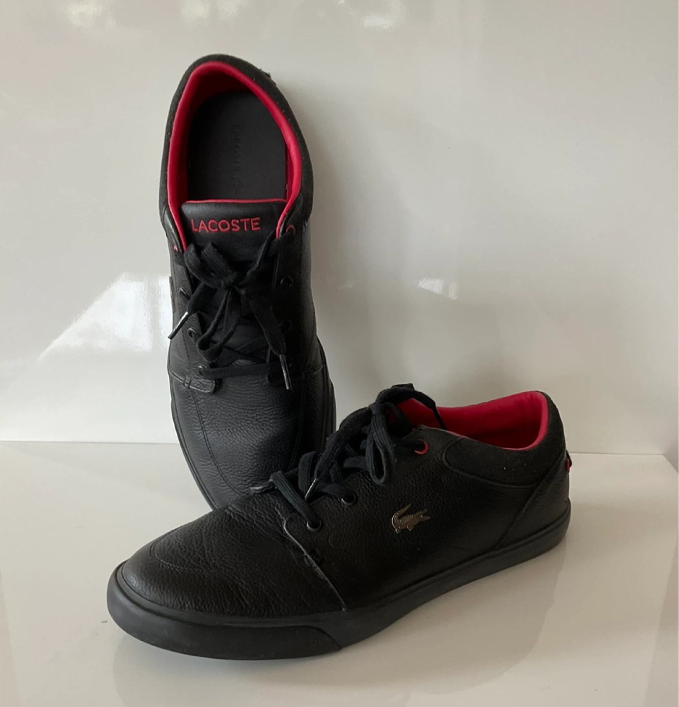 Lacoste men’s black red sneakers size 10 - photo 3