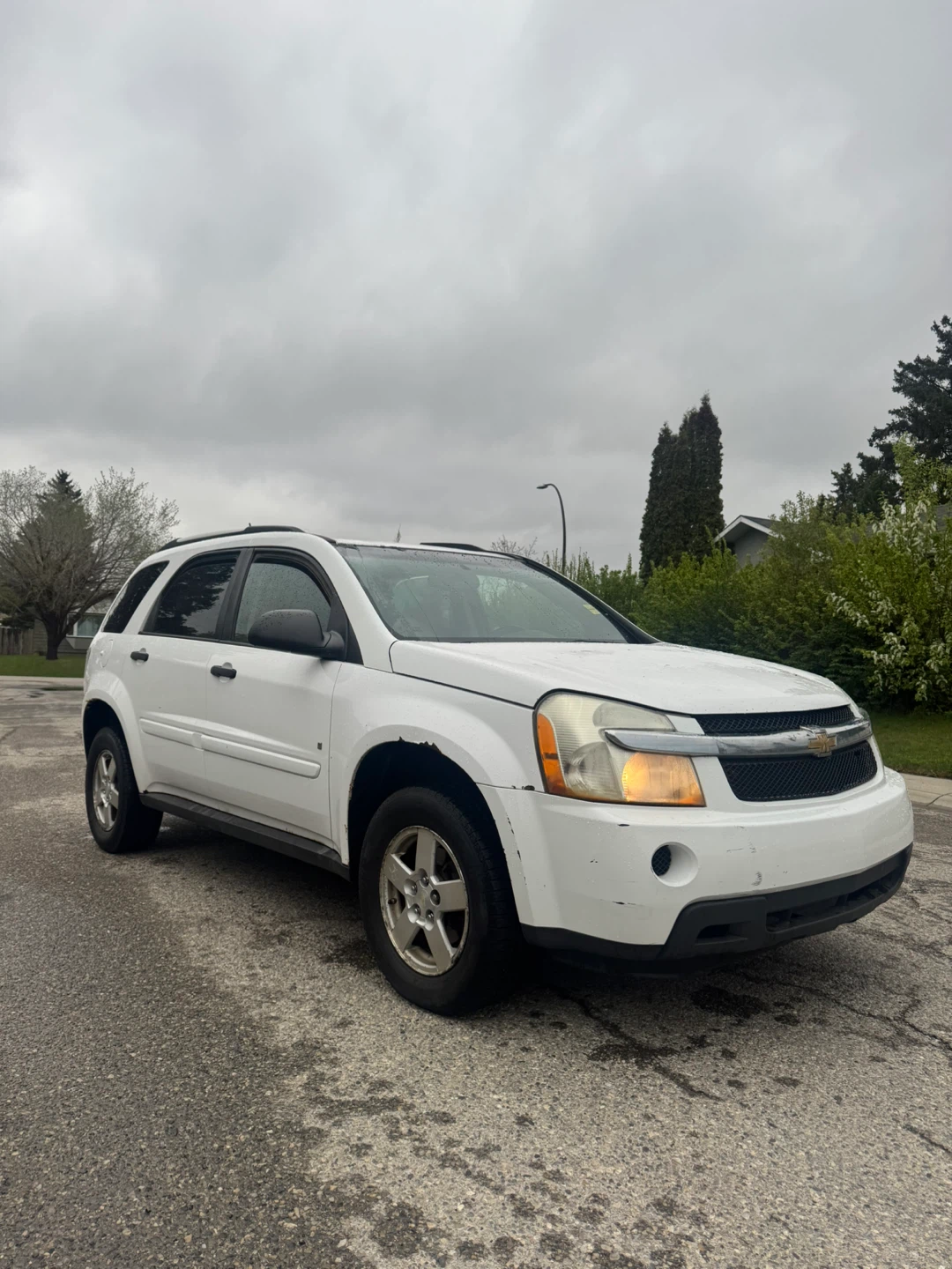 White Chevrolet Equinox LS - photo 2