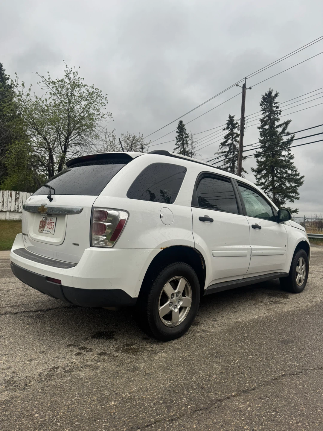 White Chevrolet Equinox LS - photo 3