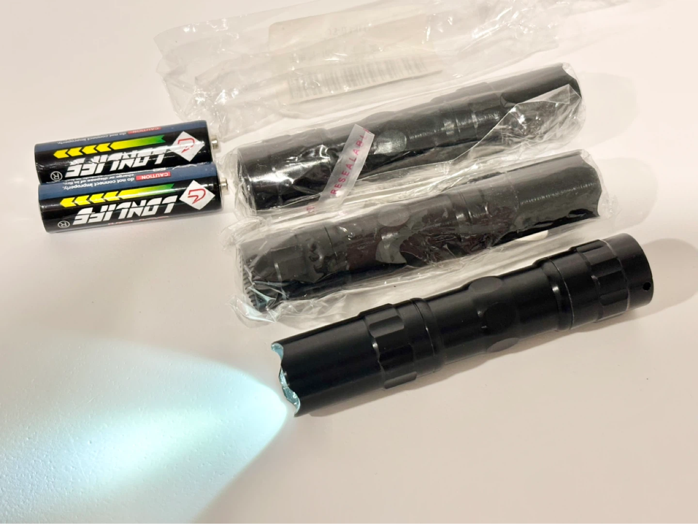 Flashlights with Batteries 3 pack with batteries - photo 2
