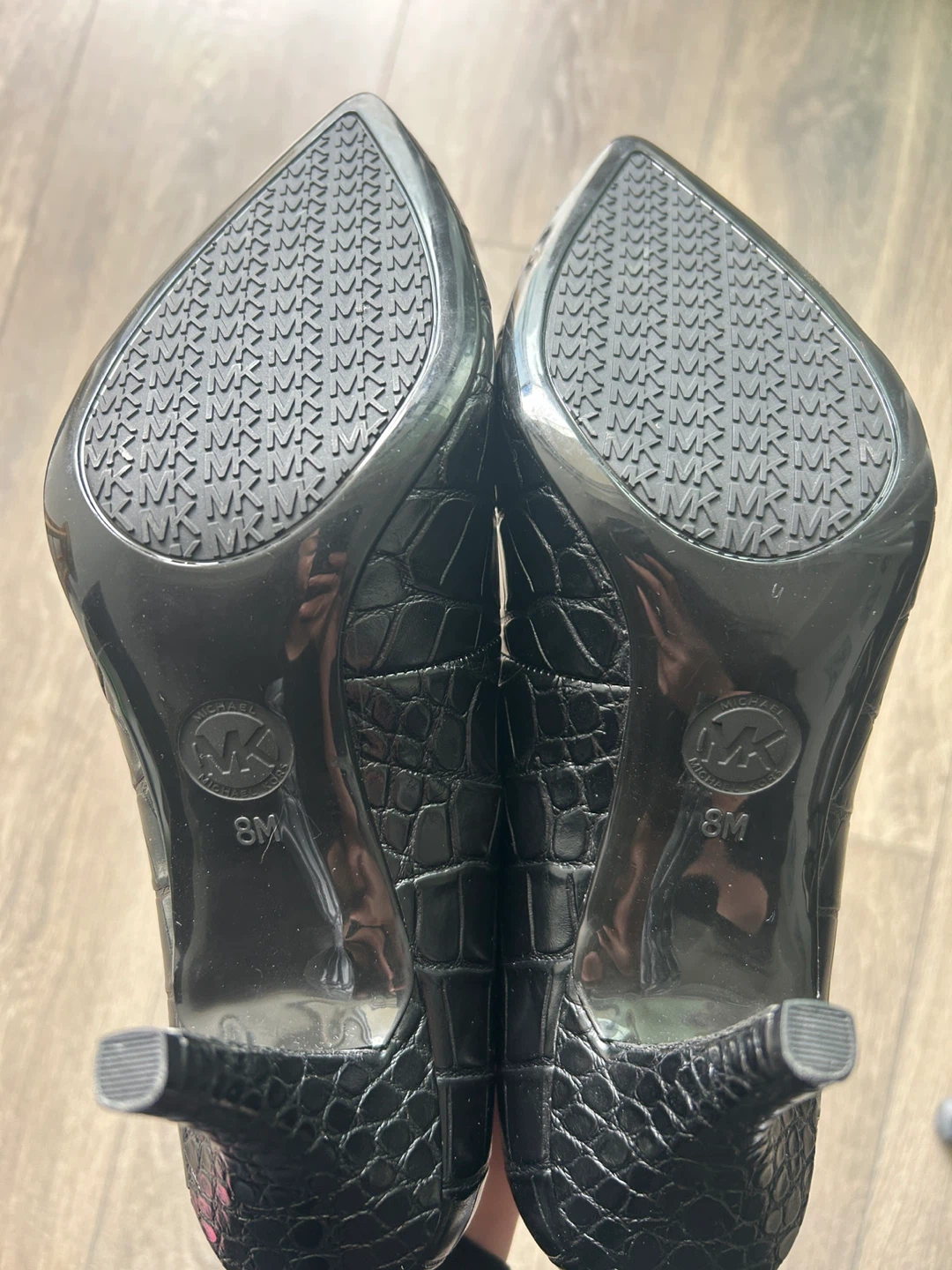 Michael Kors Black Croc Embossed Heels Size 8M - photo 2