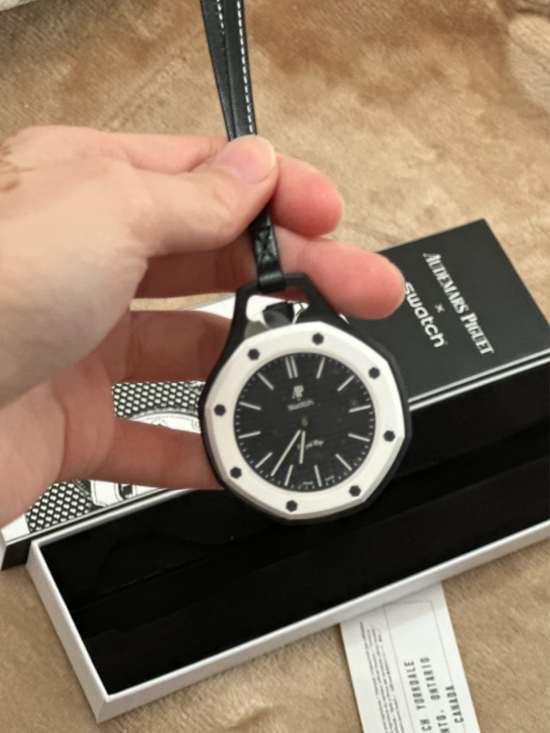 AP x Swatch Royal Pop Ocho Negro - Complete with Box & Lanyard - photo 2