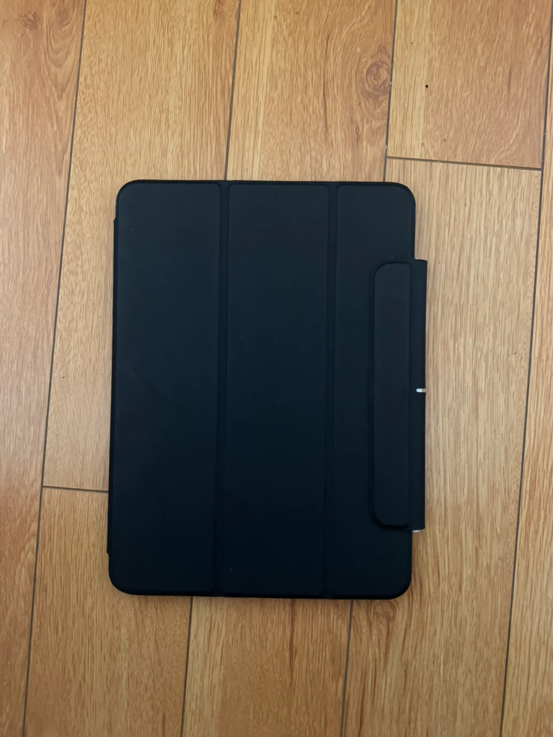 iPad Air 4th generation with Apple Pencil and brand new case.