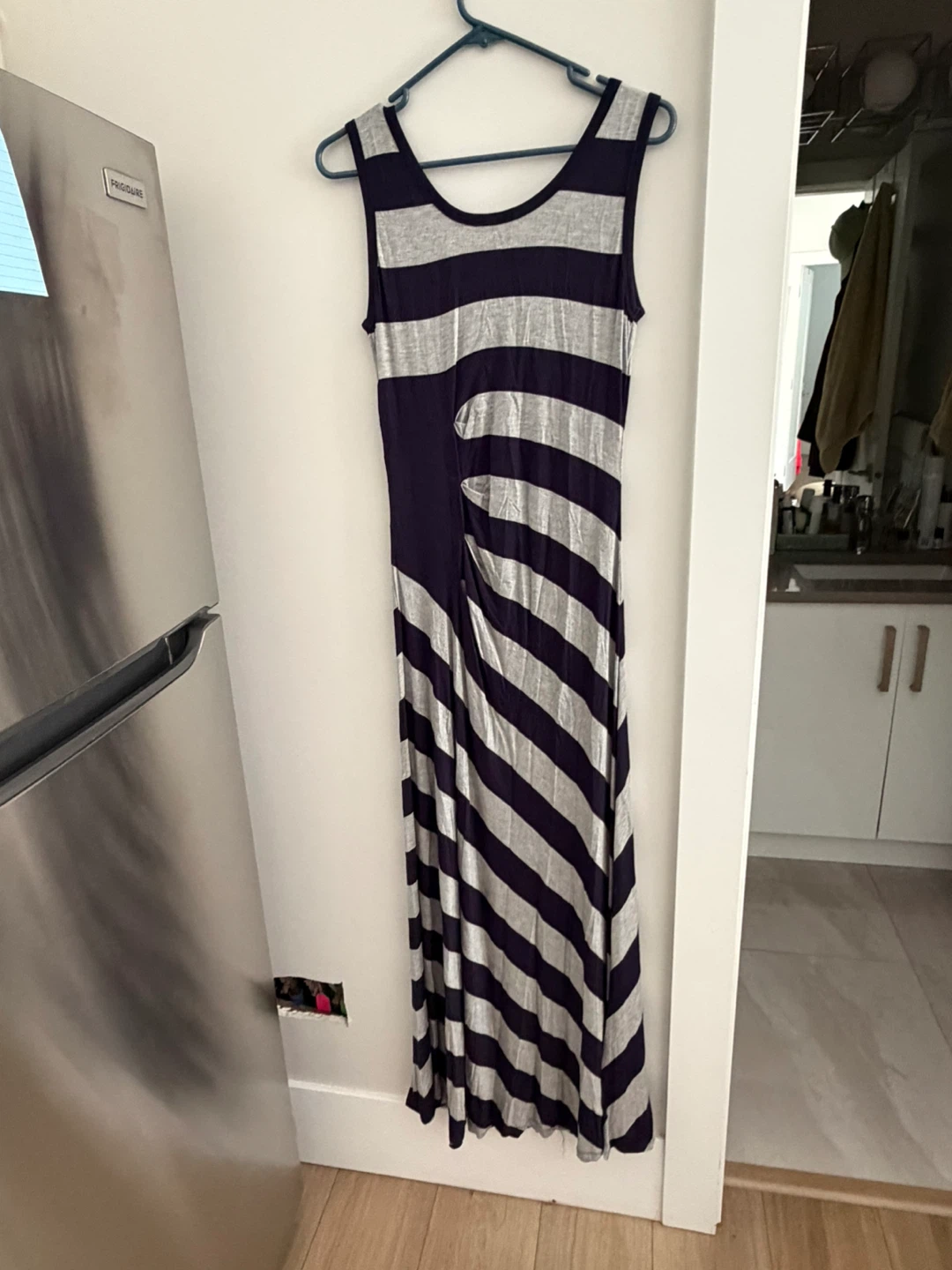 Calvin Klein Striped Maxi Dress Size 6 - photo 2