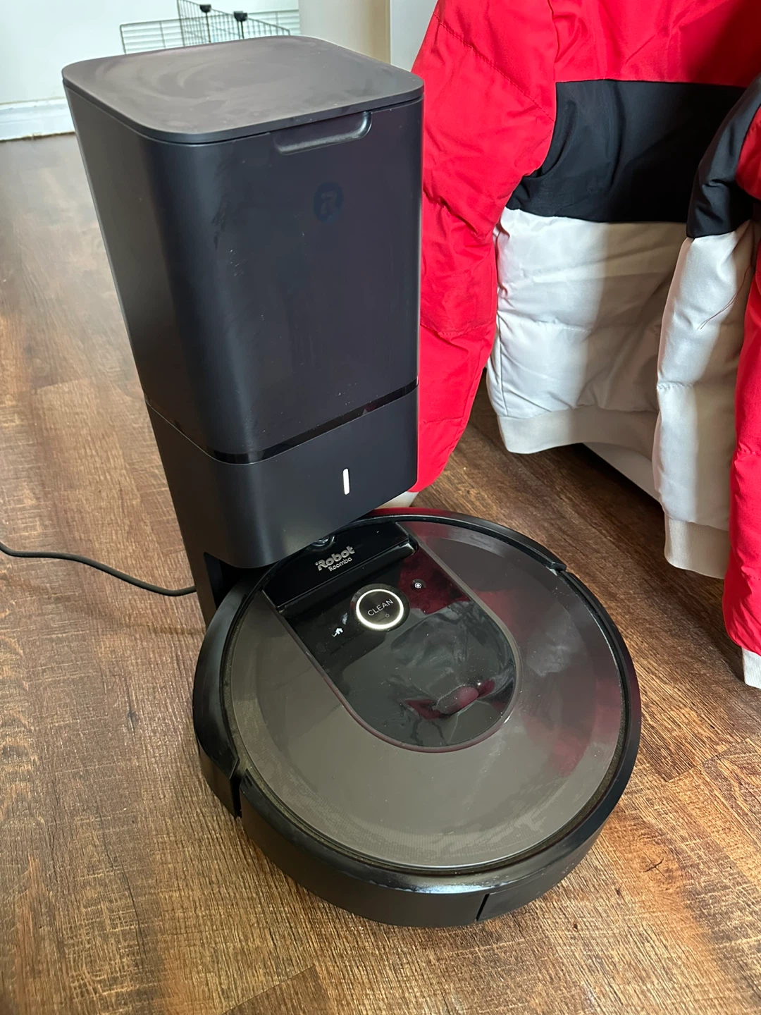 iRobot Roomba Robot Vacuum i7