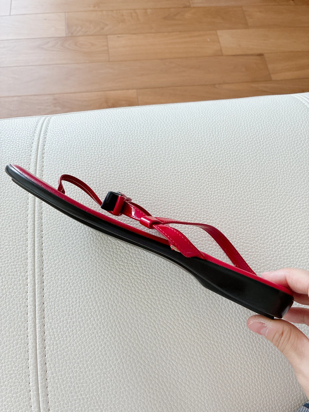 Red Thong Sandals with Bow Detail - Size 6 1/2 - photo 4