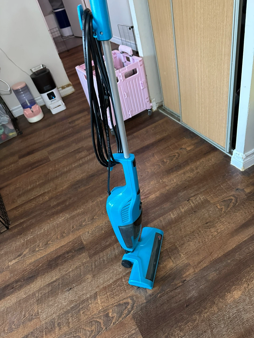 Bissell Featherweight Stick Vacuum Cleaner - photo 2