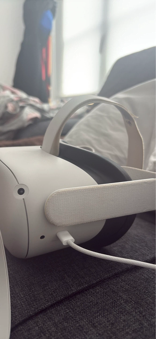 Meta Quest 2 VR Headset with Controllers - photo 3