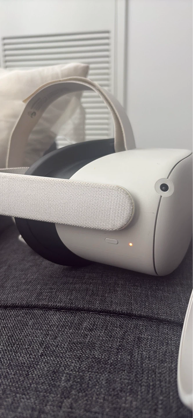 Meta Quest 2 VR Headset with Controllers - photo 2