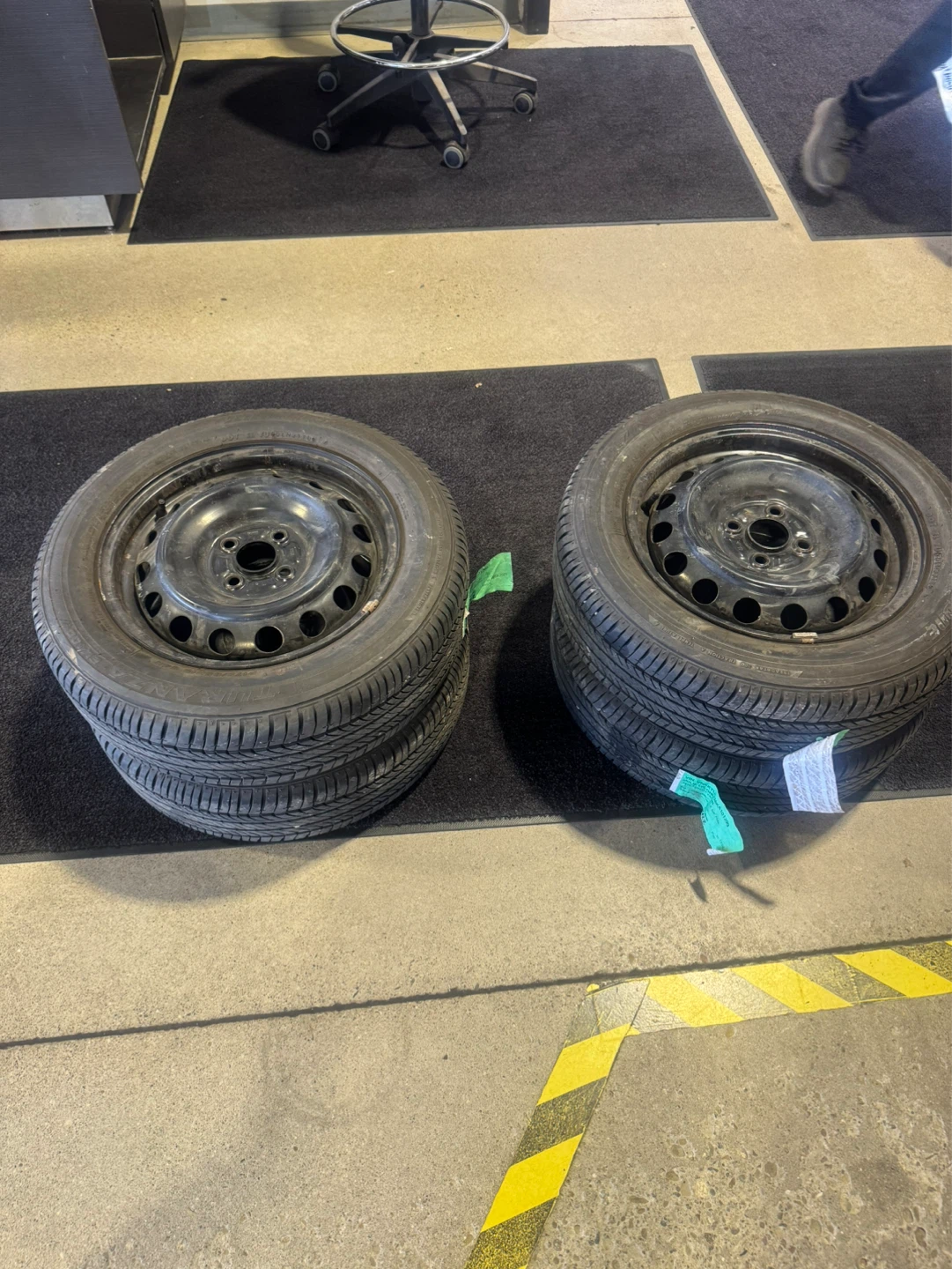 Set of 4 Winter Tires on Rims - photo 2