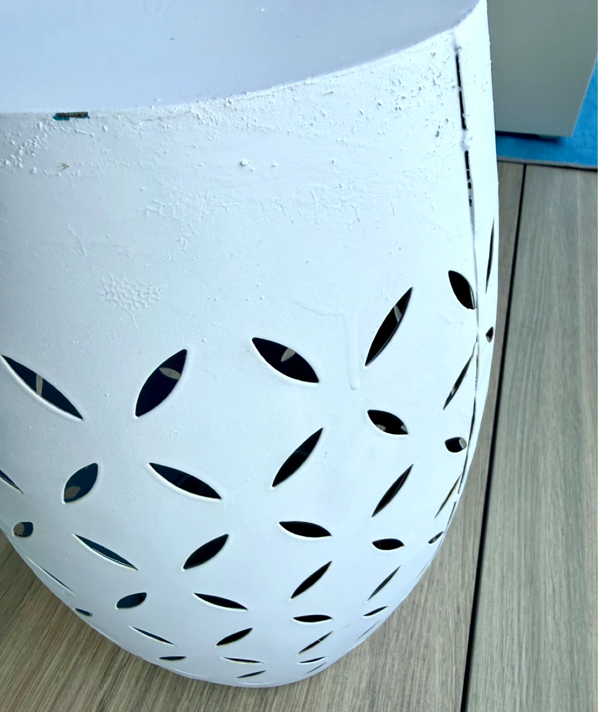 Pair of white metal side tables / garden stools - photo 3