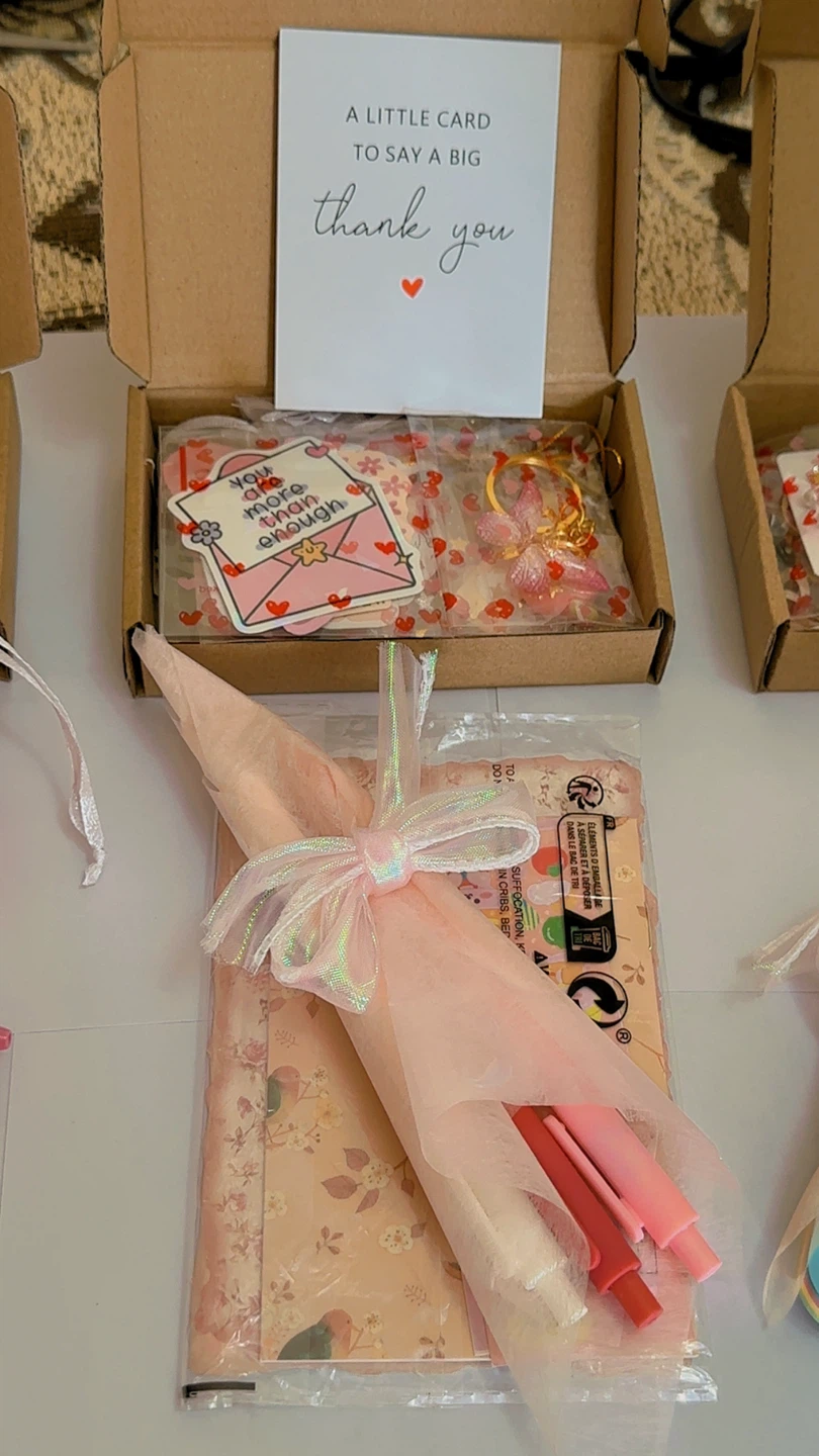 Handmade Gift Boxes with Pens and Flowers - photo 3
