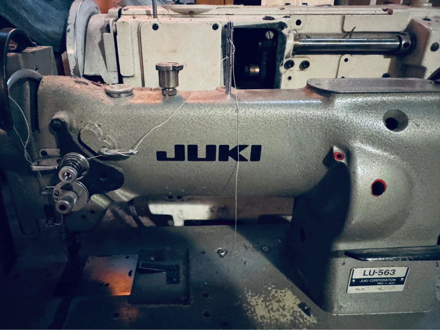 JUKI LU-563 Industrial Sewing Machine - photo 3