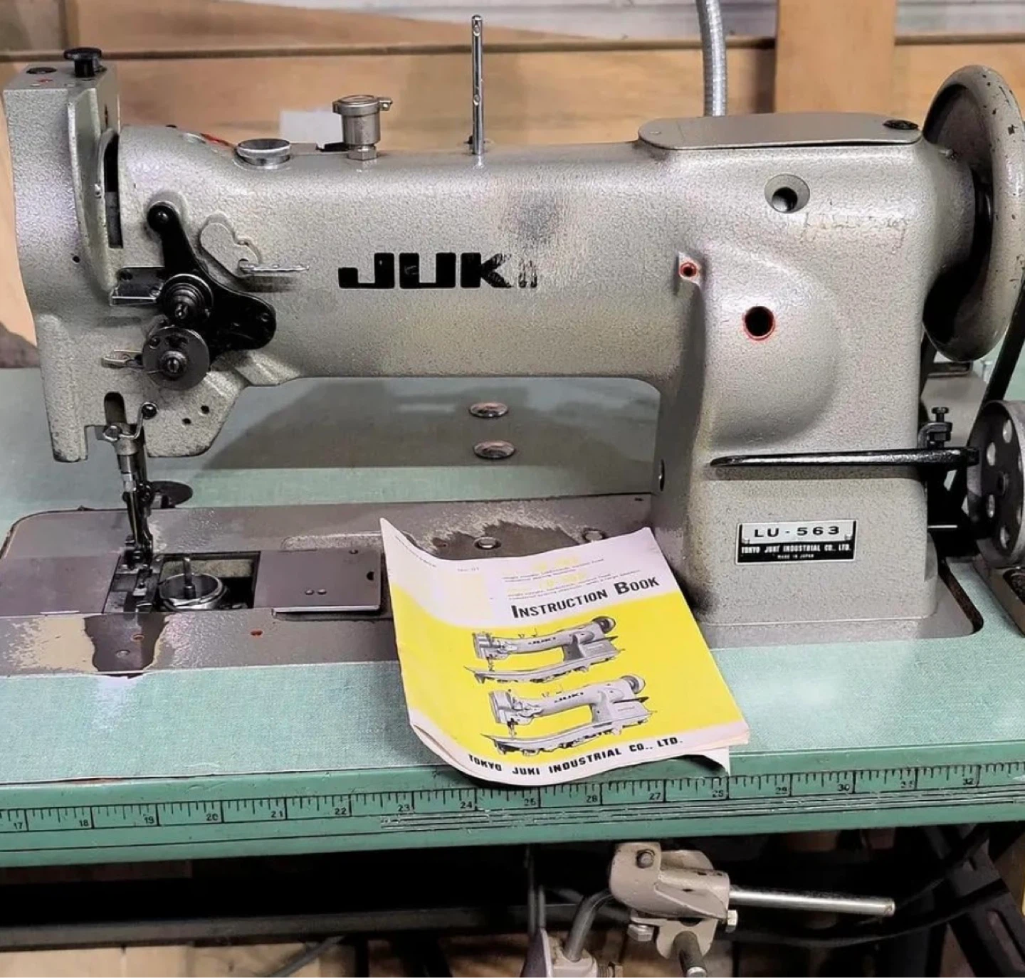 JUKI LU-563 Industrial Sewing Machine