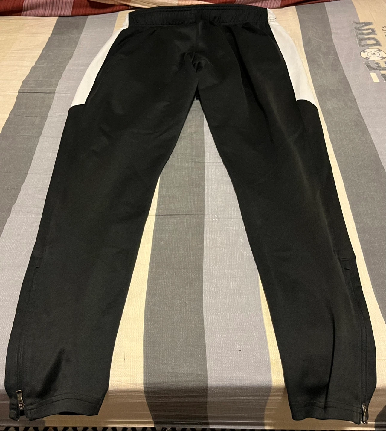 Track pants - photo 3