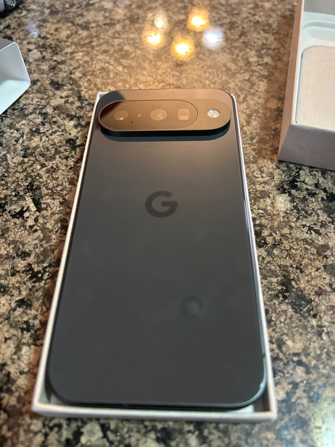 Google Pixel 10 Obsidian Smartphone - photo 4