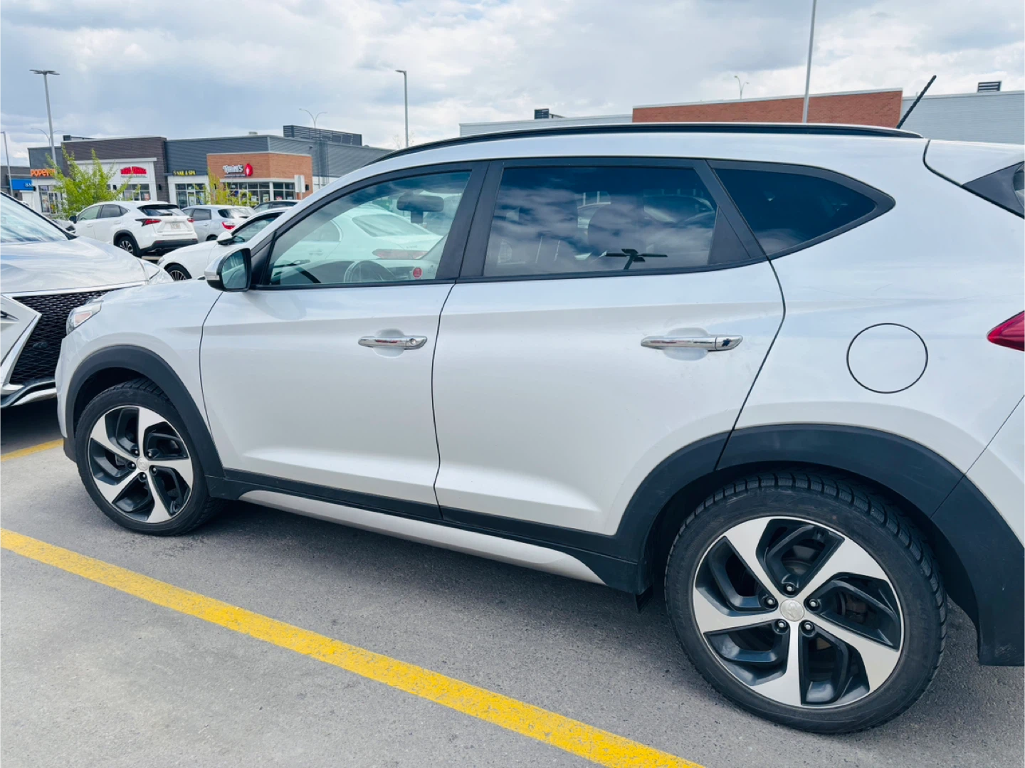 Hyundai Tucson SUV for sale - photo 2