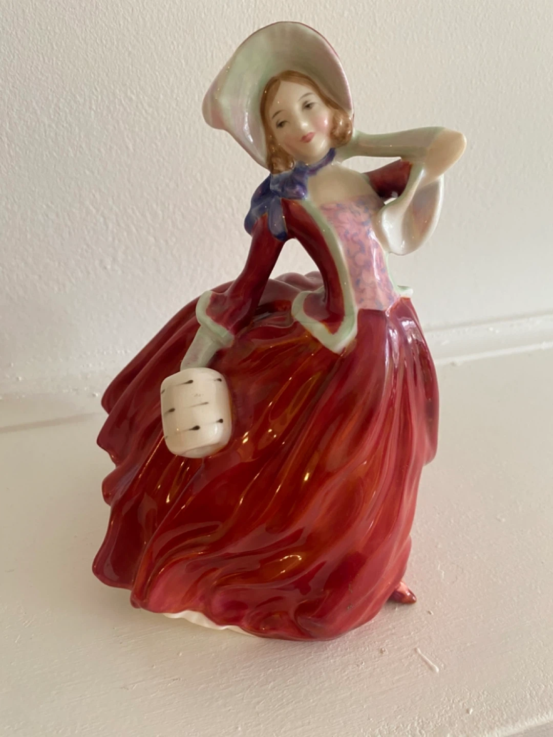 Autumn Breezes" Bone China Figurine - photo 3