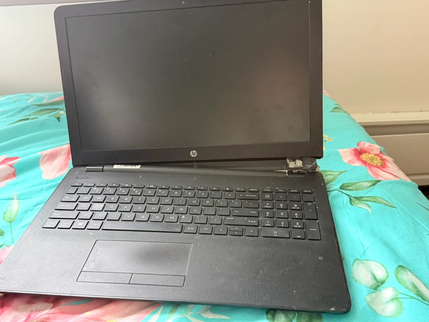 HP Laptop - photo 2