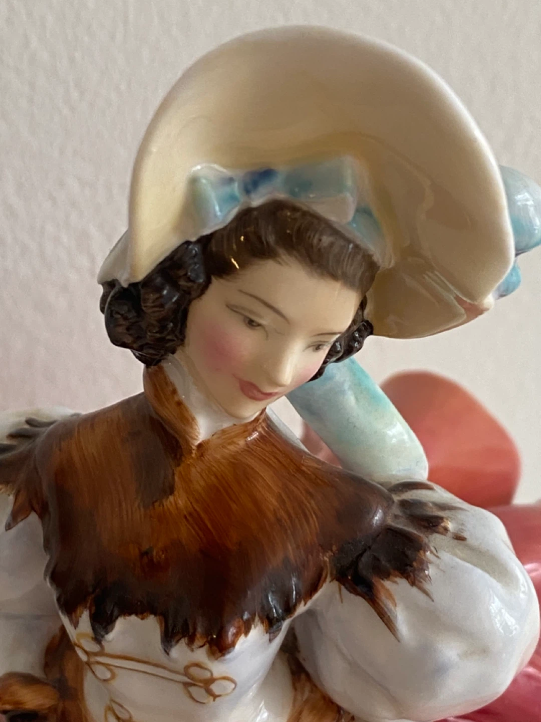 Vintage Porcelain Figurine of a Lady in a Pink Dress - photo 2