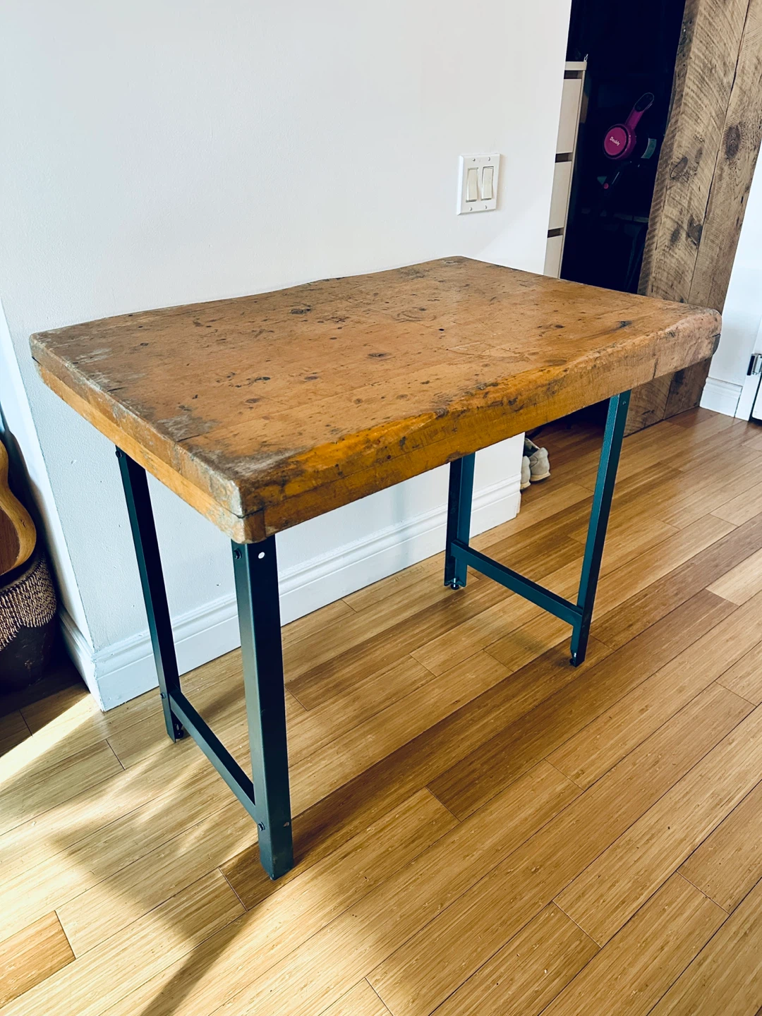 VINTAGE INDUSTRIAL PINE WOOD WORK TABLE / OFFICE DESK STEEL LEGS