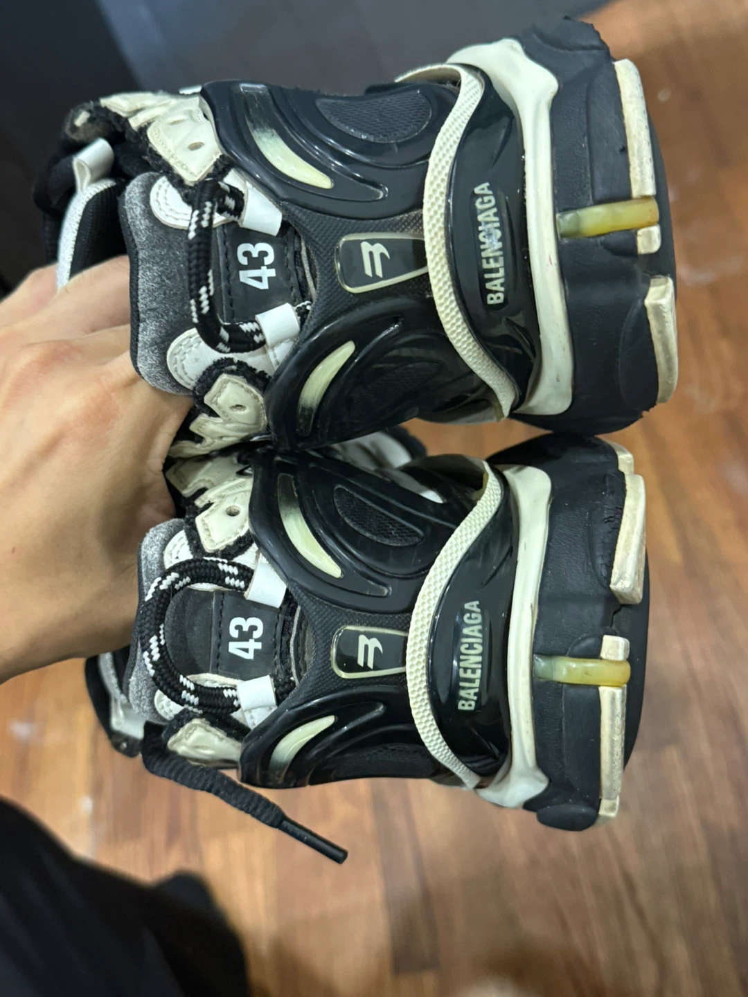 Size 43 EU / (10 US)  - Balenciaga Runner Black White - photo 5