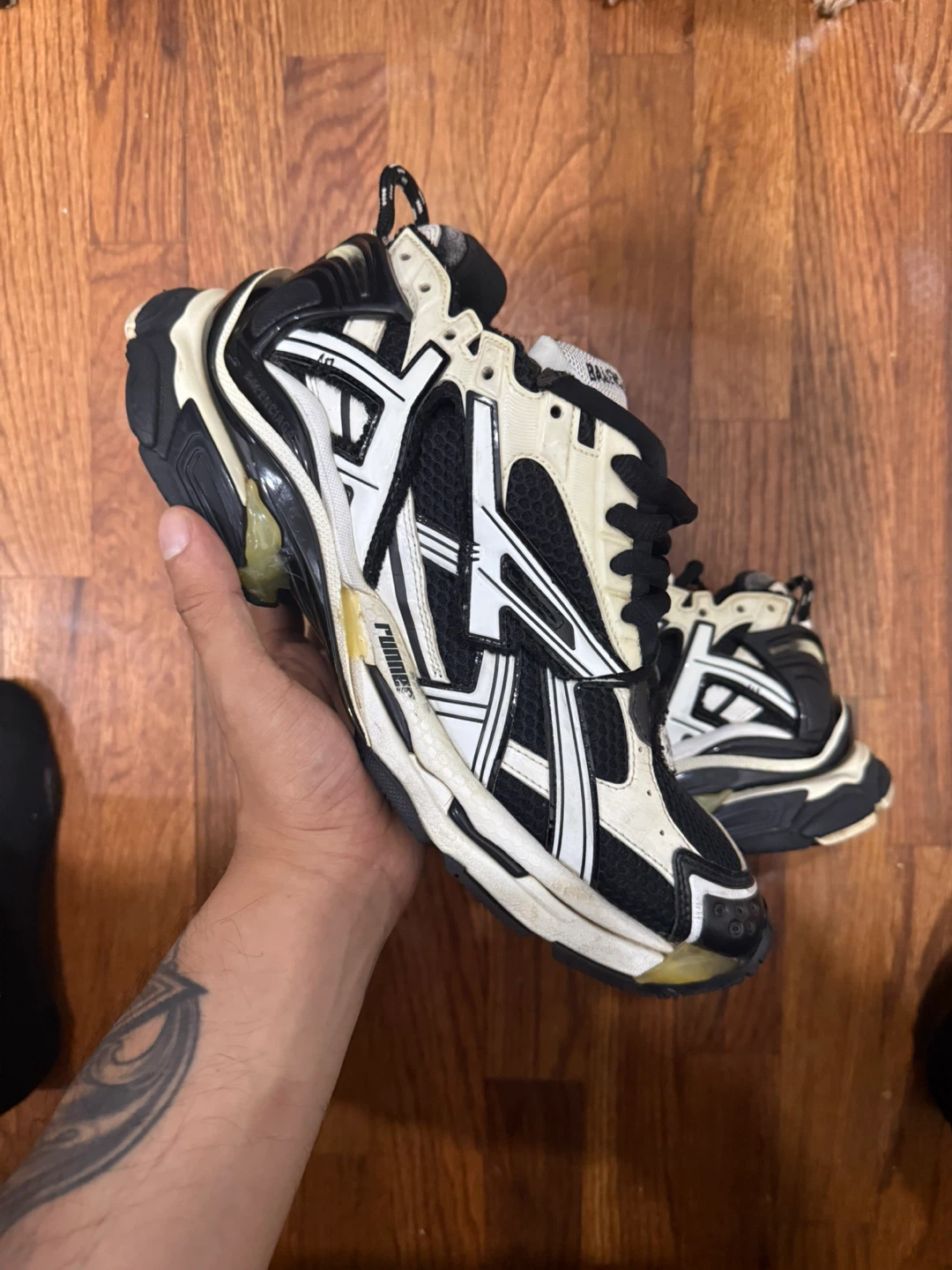 Size 43 EU / (10 US)  - Balenciaga Runner Black White