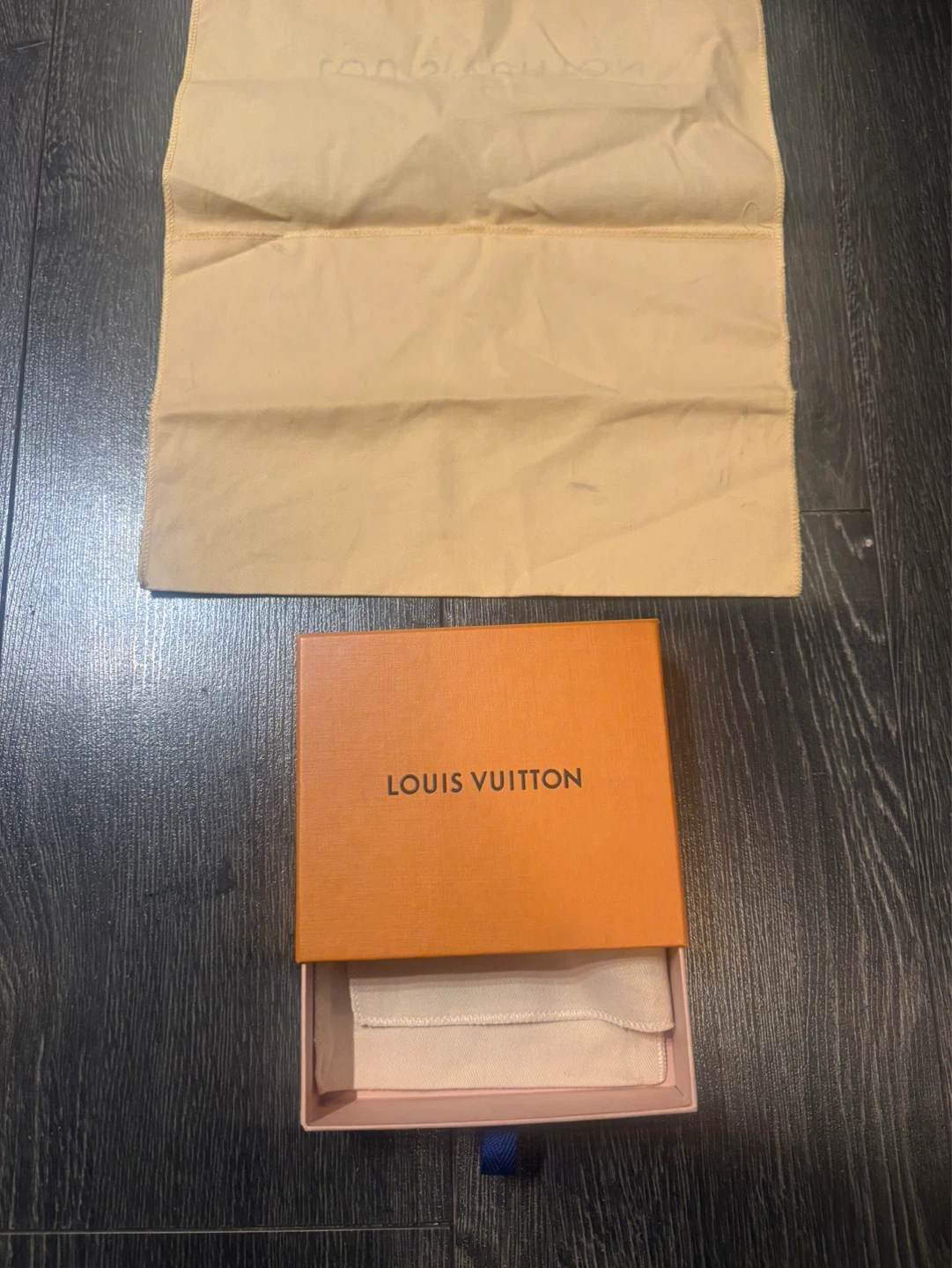 Louis Vuitton Gift Box & Felt Bags - photo 2