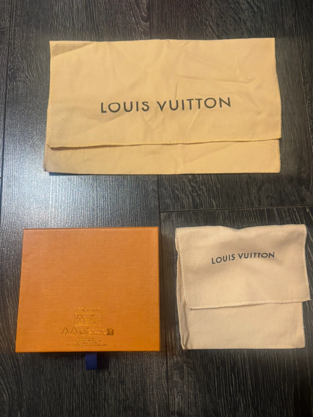 Louis Vuitton Gift Box & Felt Bags - photo 4