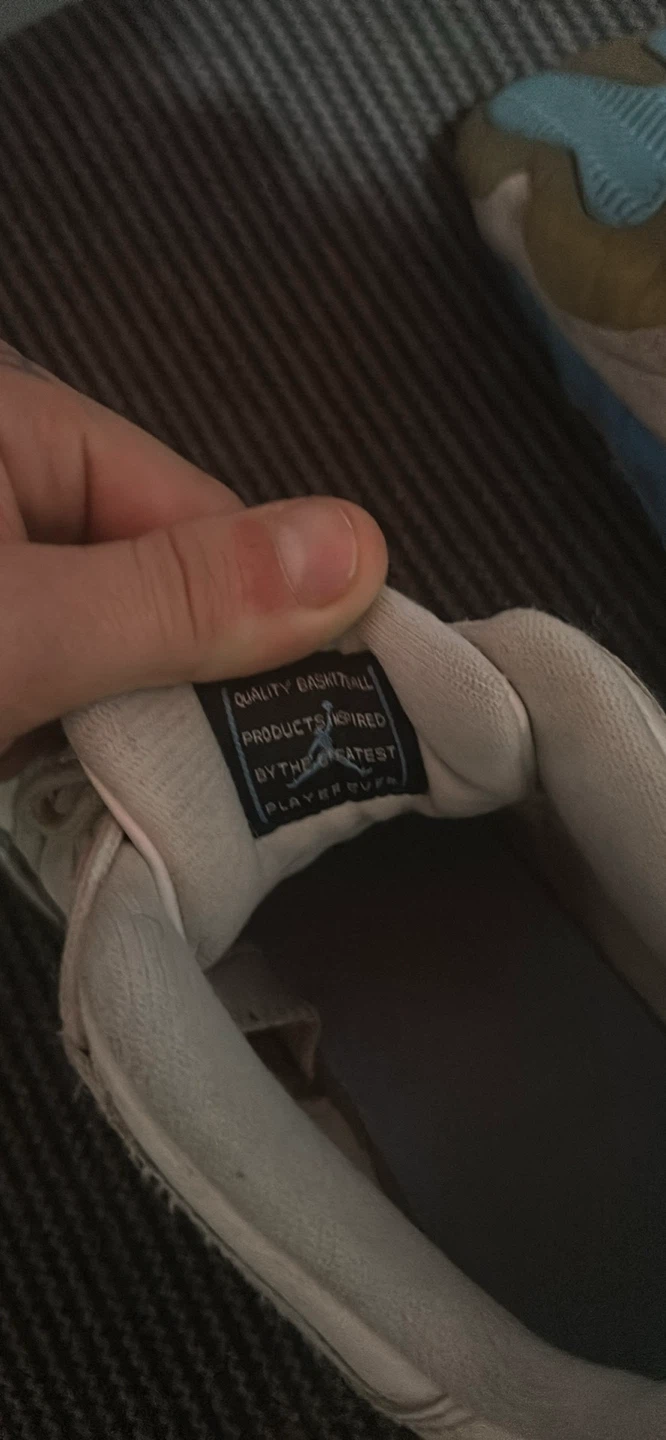 Air Jordan 11 Retro Low 'University Blue' Sneakers