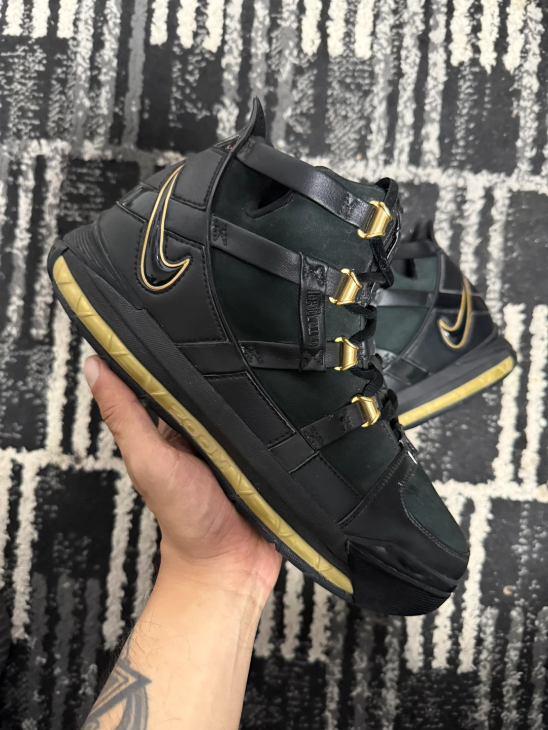 Size 9 - Nike Zoom LeBron 3 Retro 2018 Metallic Gold