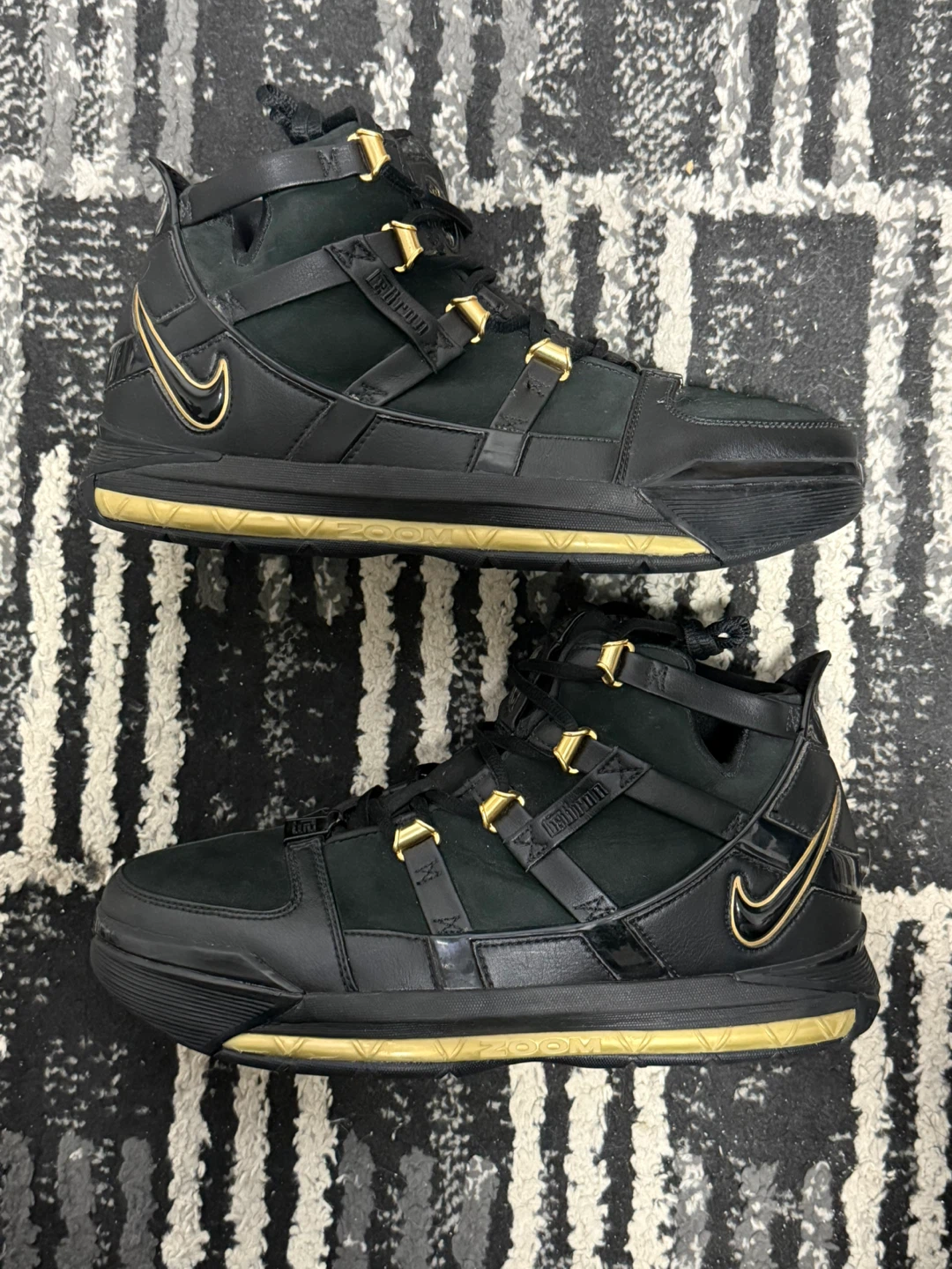 Size 9 - Nike Zoom LeBron 3 Retro 2018 Metallic Gold - photo 2