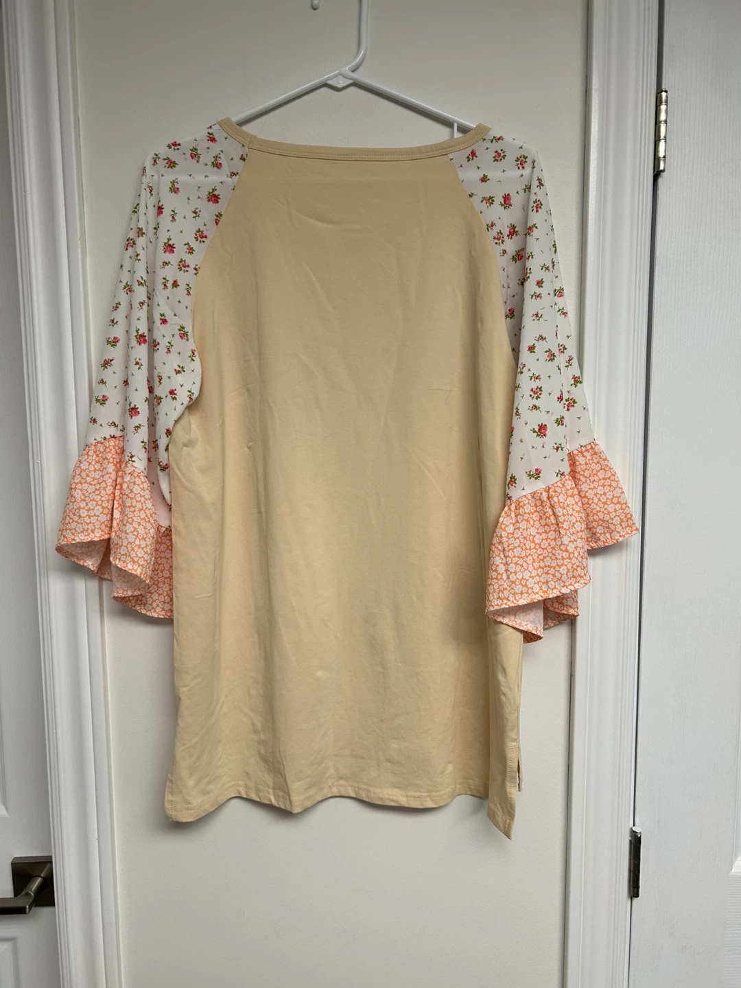 Women's Ruffled Sleeve Top - Size Medium - photo 3