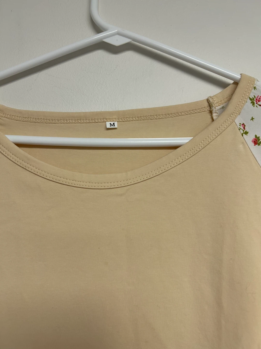 Women's Ruffled Sleeve Top - Size Medium - photo 2