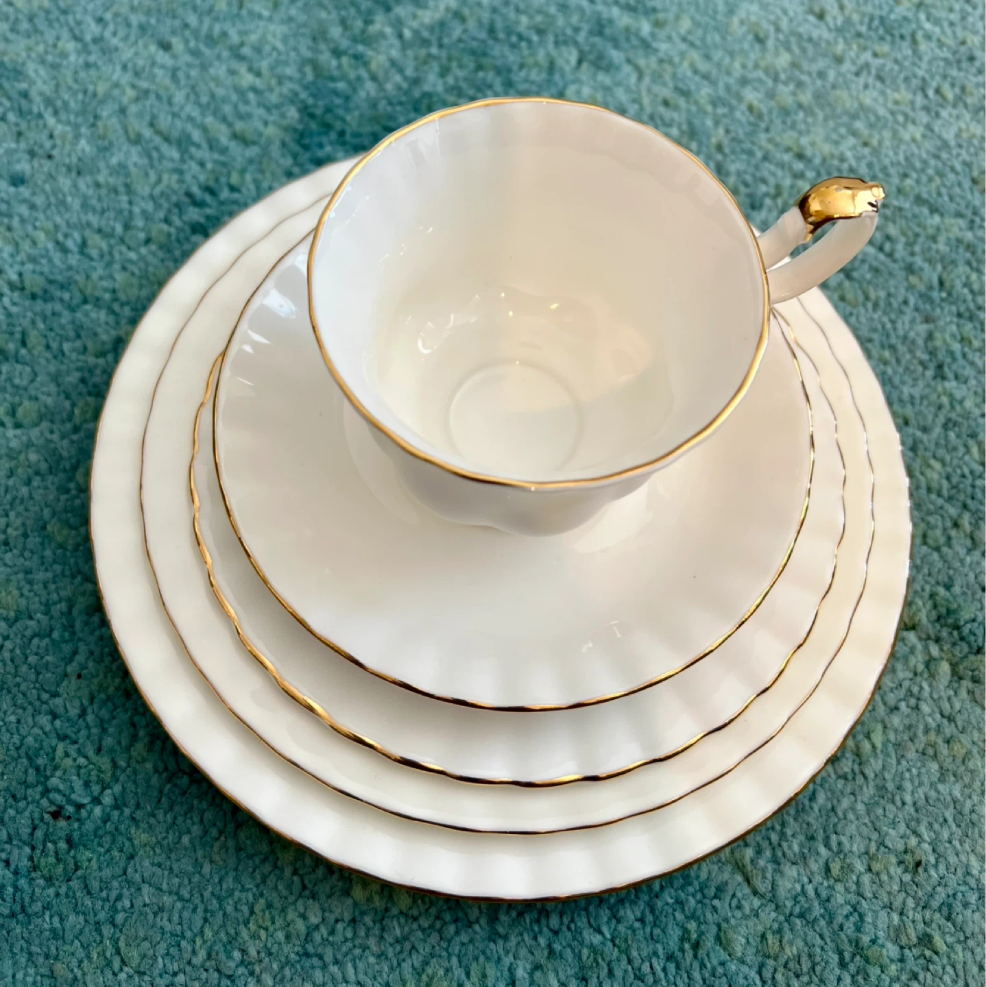 Vintage Royal Albert bone china - photo 2