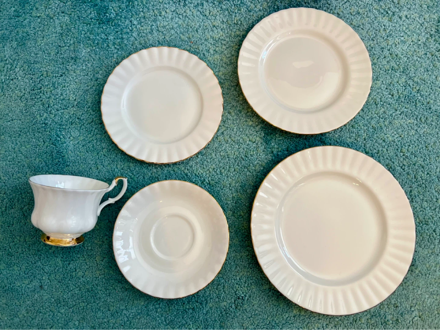 Vintage Royal Albert bone china - photo 3
