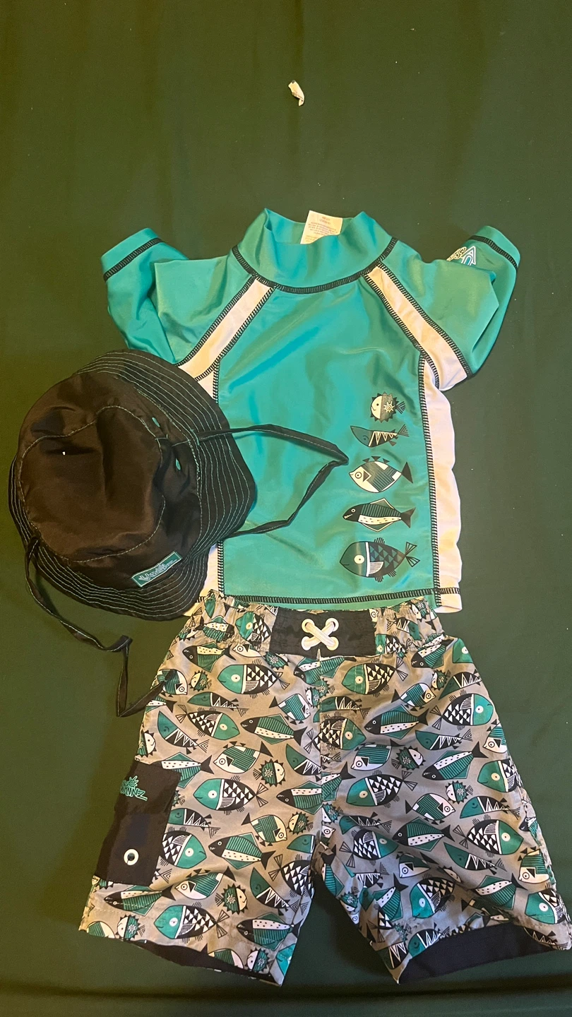 Boys (Sz 2T) Rash Guard Swimsuit Set with Reversible Hat