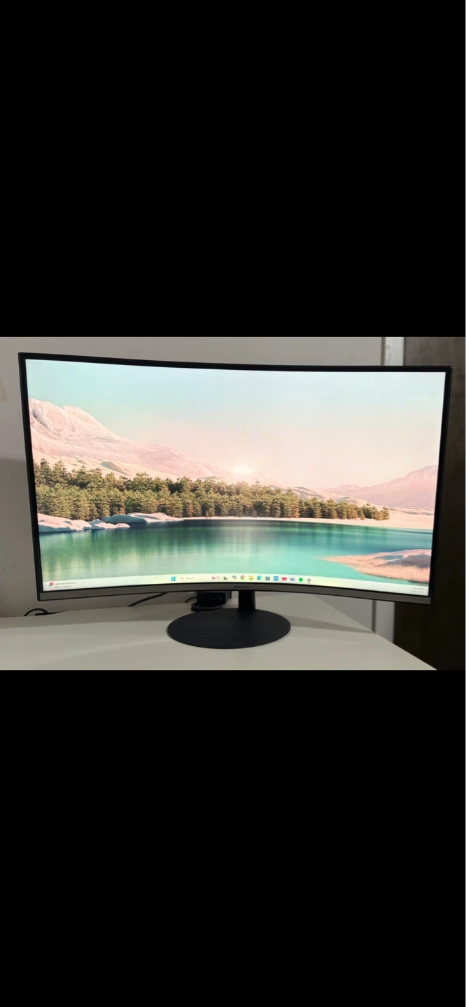 Samsung Curved Monitor - photo 2
