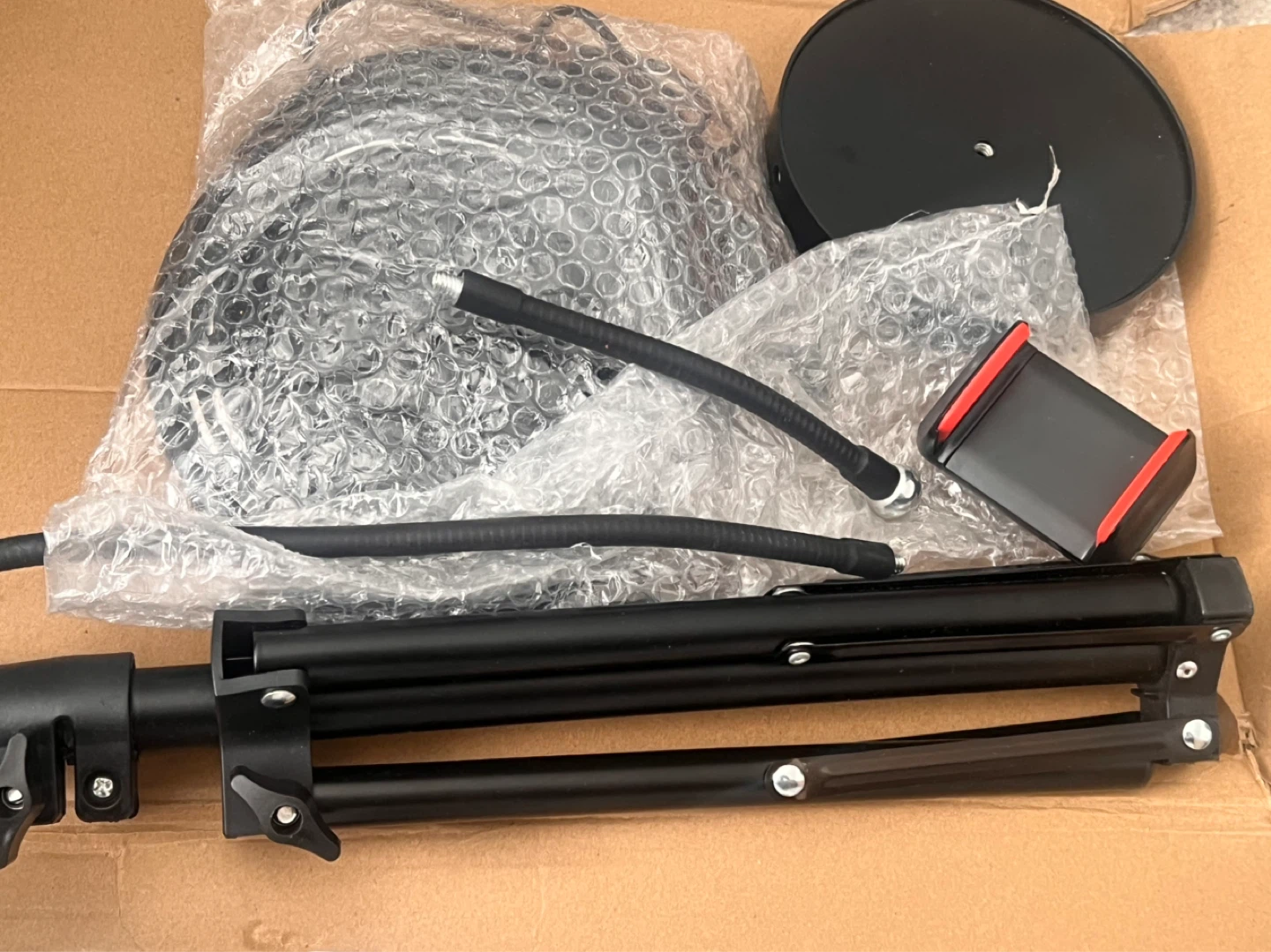LED Ring Light with Bluetooth Remote and Phone Clip - photo 4