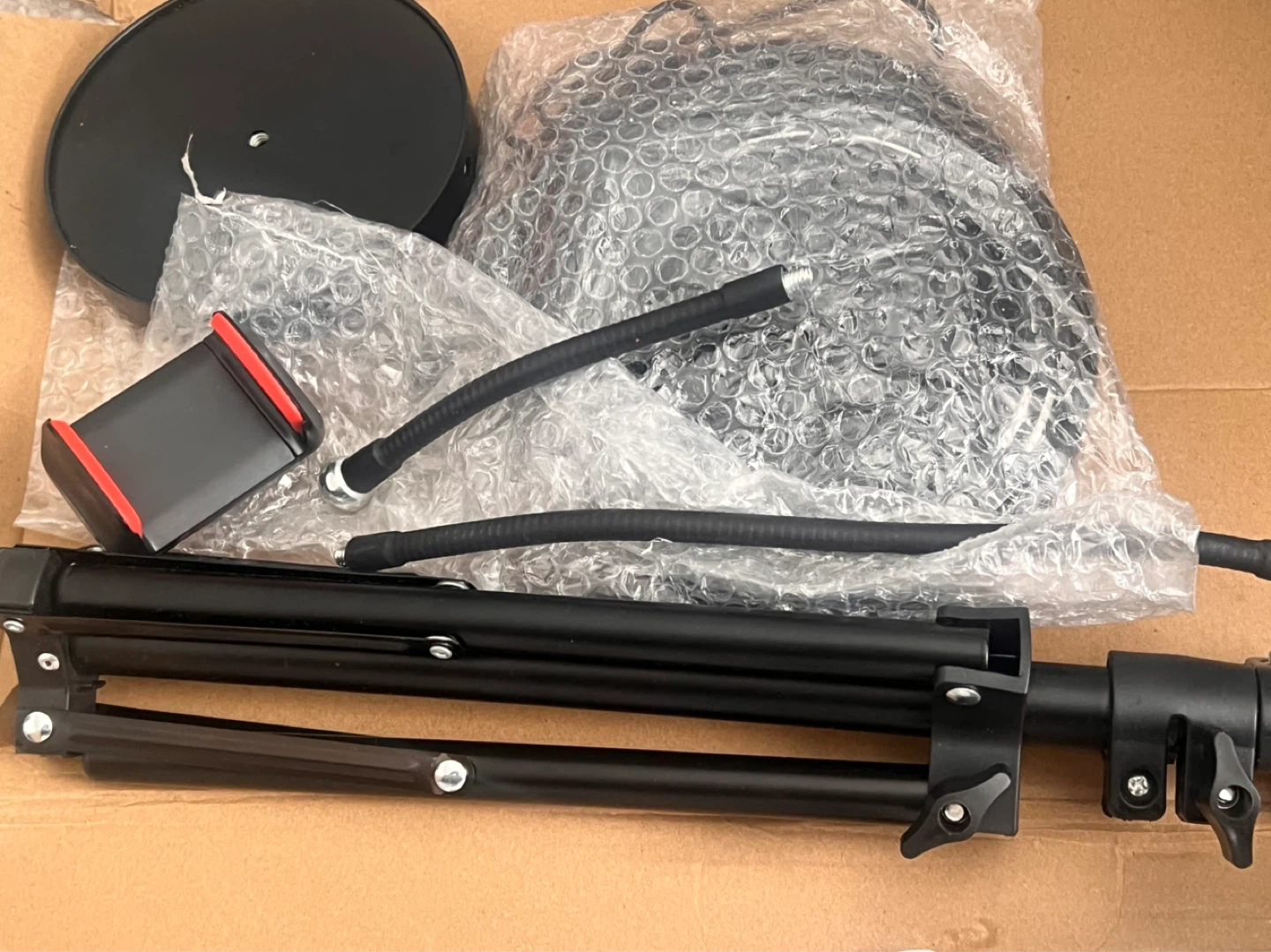 LED Ring Light with Bluetooth Remote and Phone Clip - photo 3